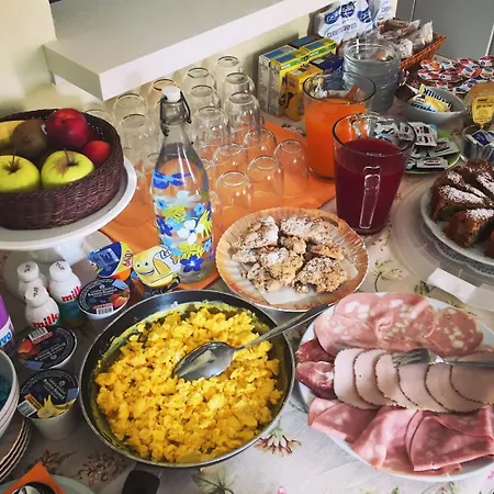 Alojamento de Acomodação e Pequeno-almoço Al Tramonto Monzambano